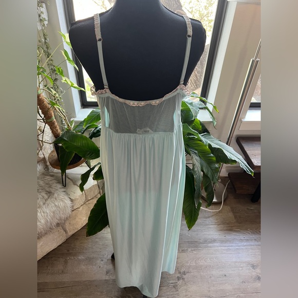 Elegant Blue Lace Trim Nightgown - Picture 3 of 6